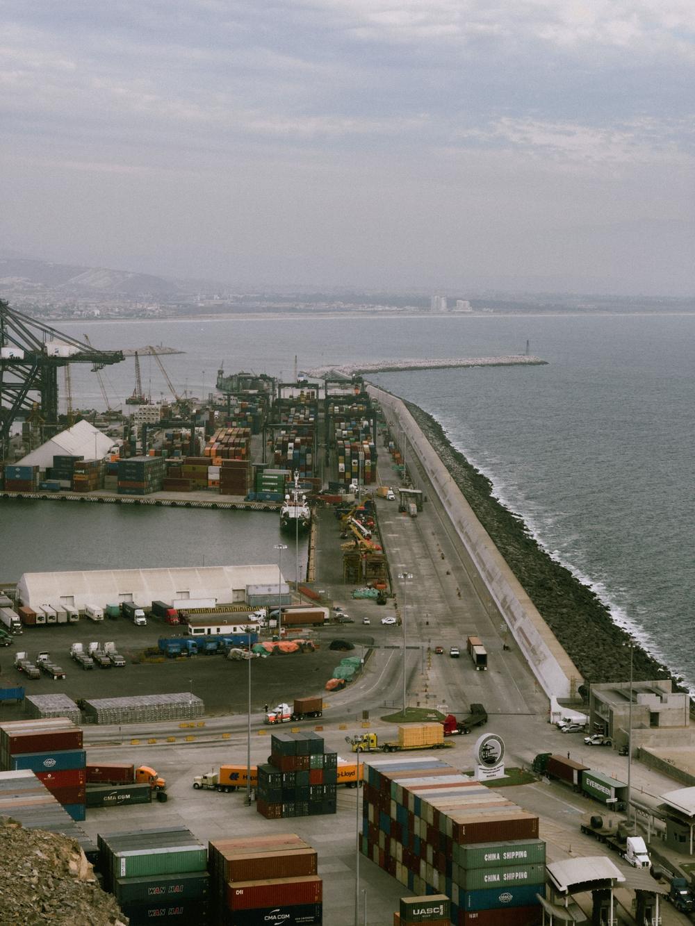 Vista aérea de terminal portuario
