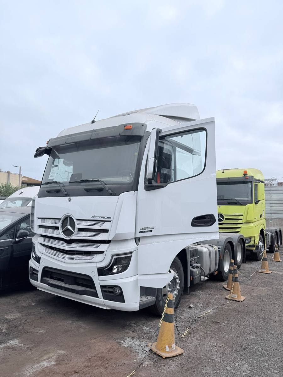 Tractocamión listo para salir
